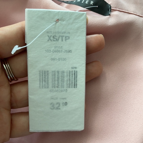 Suzy Shier Pink Blouse - Picture 2 of 2